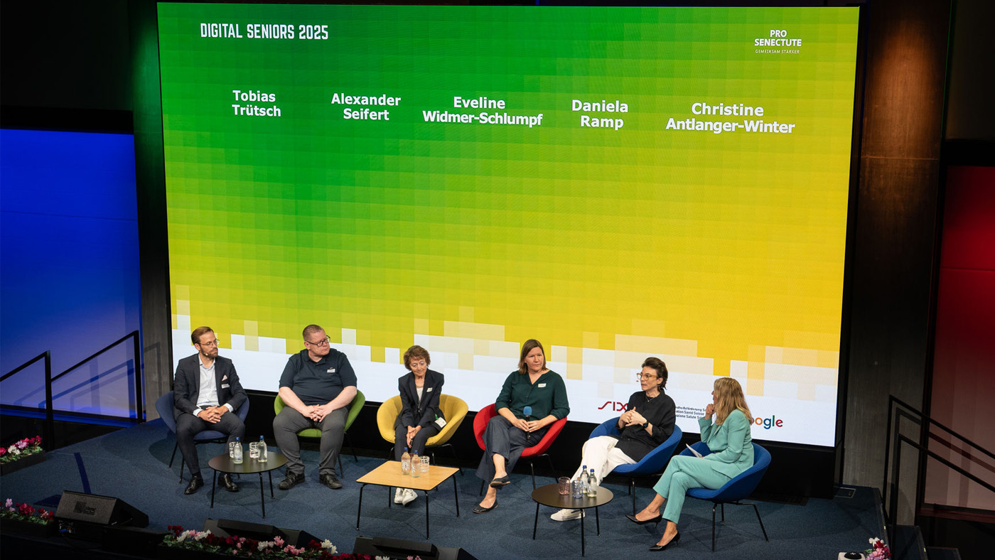 Besucher an einer Veranstaltung von Pro Senectute 